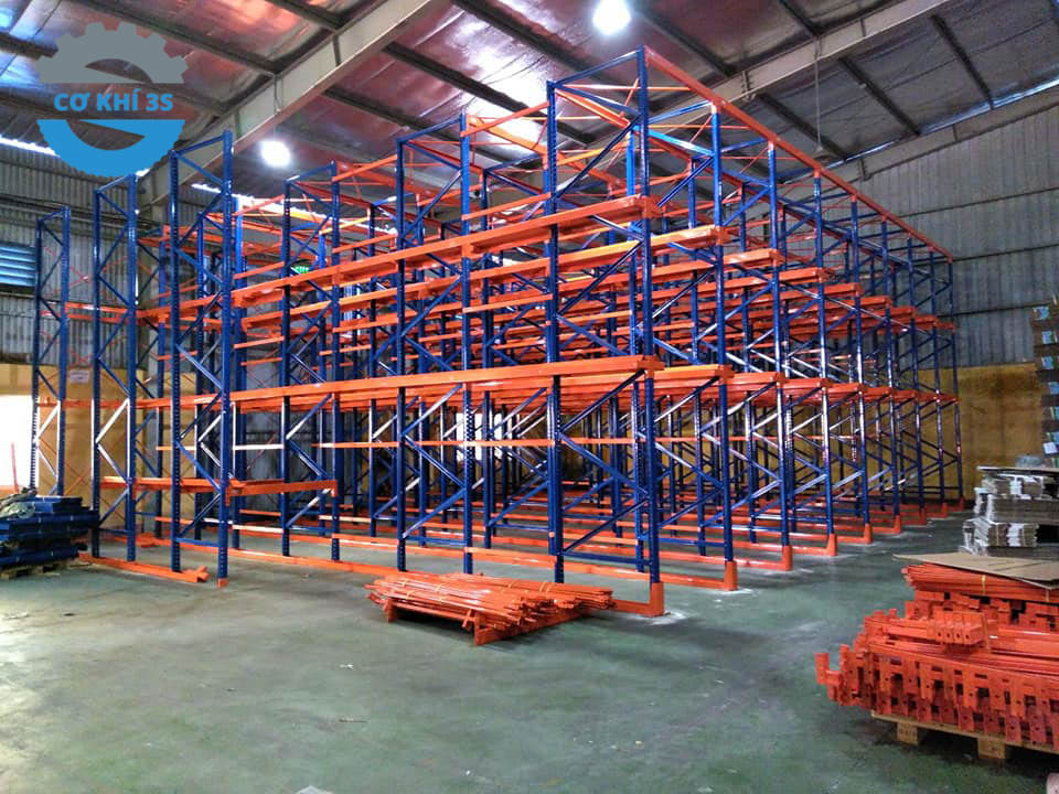 Kệ hạng nặng - Kệ để hàng nặng có công dụng gì? 5 Kệ hạng nặng Drive in