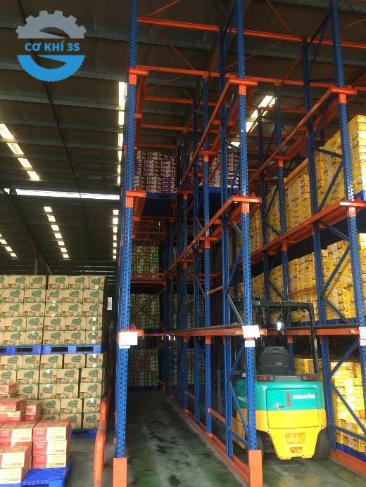 Sản xuất lắp đặt Kệ Drive in, kệ kho drive in 8 Xe nâng dùng cho loại kệ Drive in