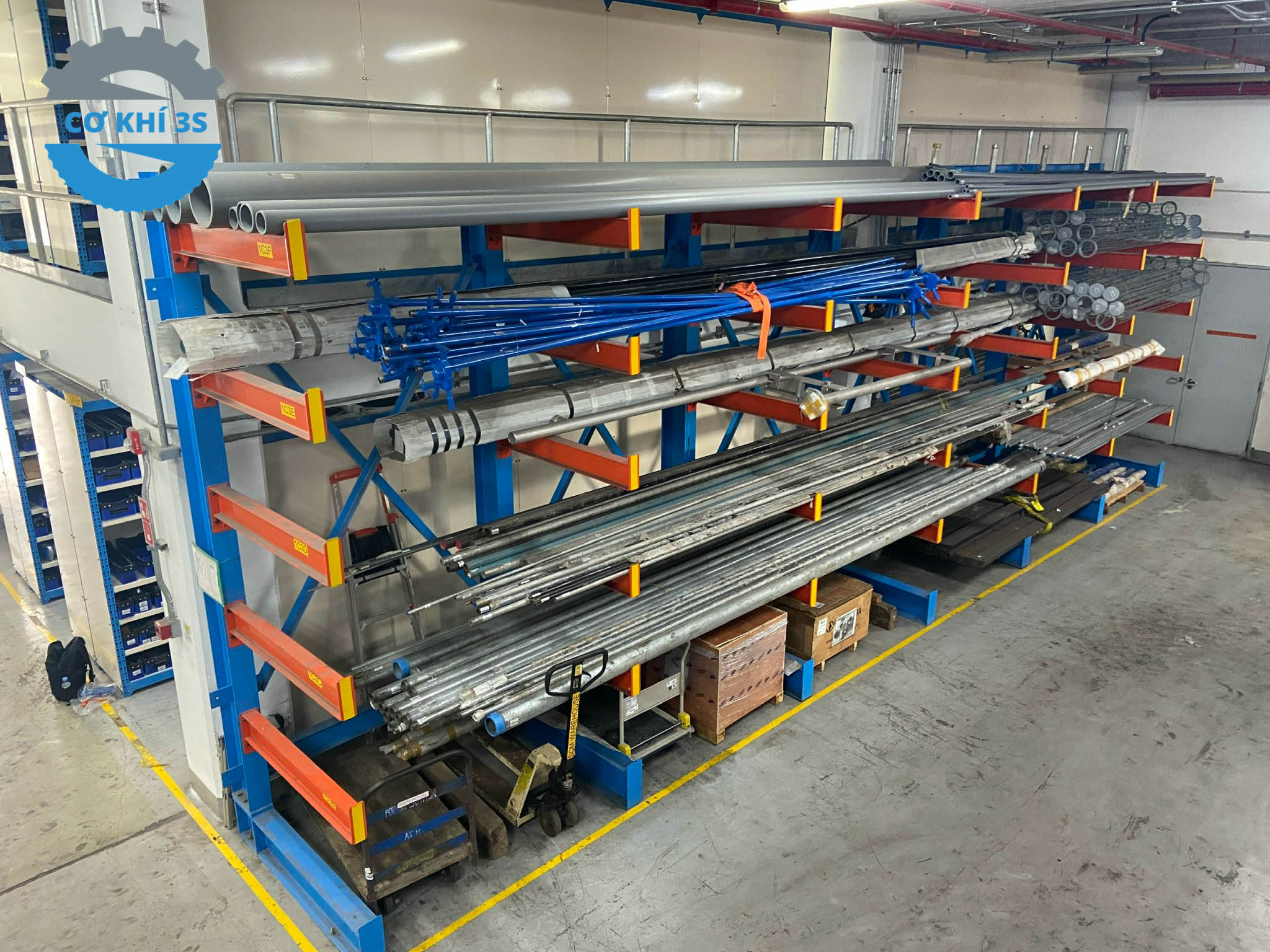 Tìm hiểu về chức năng của từng dòng kệ hạng nặng phổ biến 4 Kệ tay đỡ