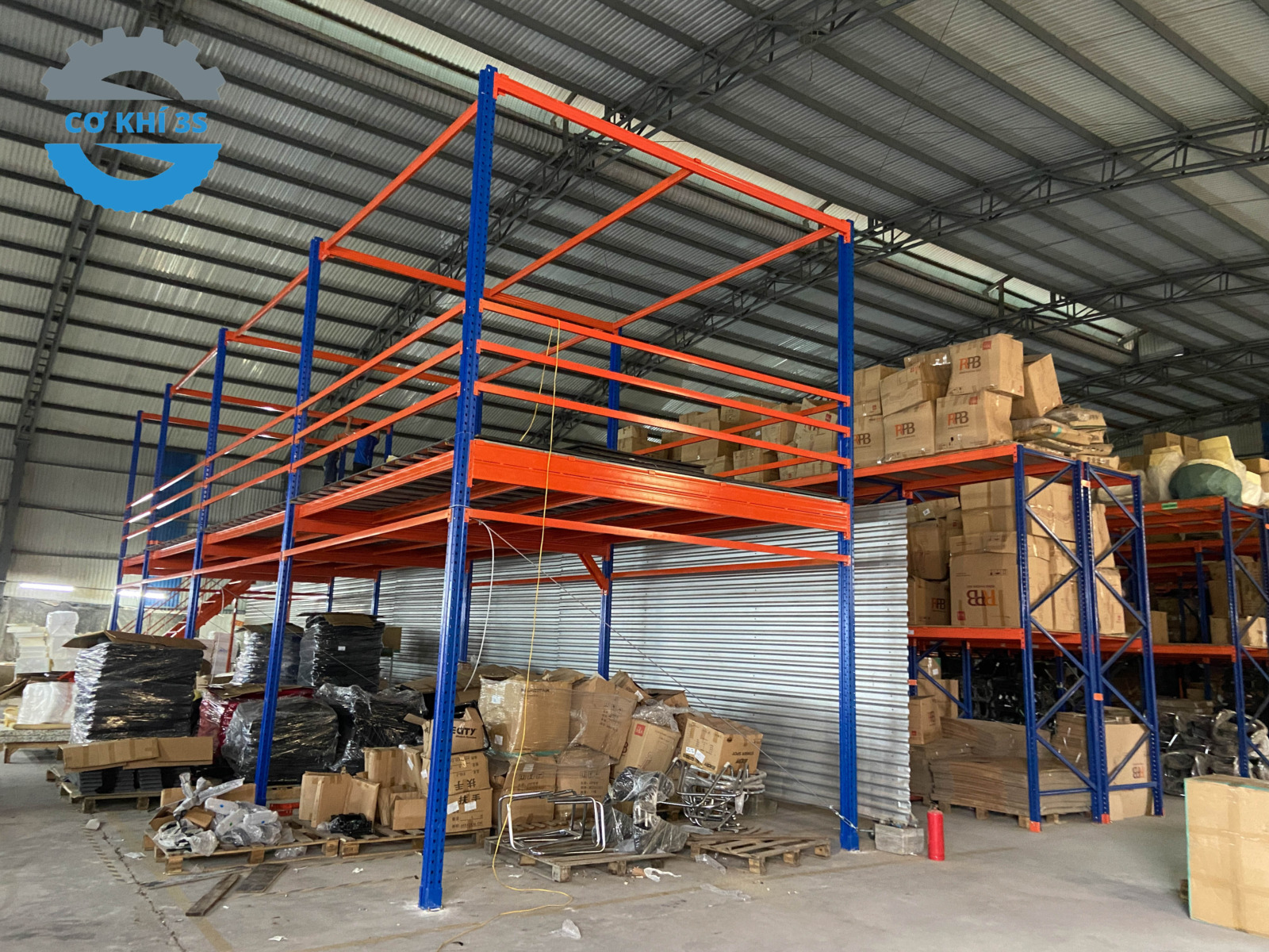 Đơn vị thi công kệ gác lửng Mezzanine trong kho công nghiệp 1 Ứng dụng của kệ gác lửng Mezzanine trong công nghiệp