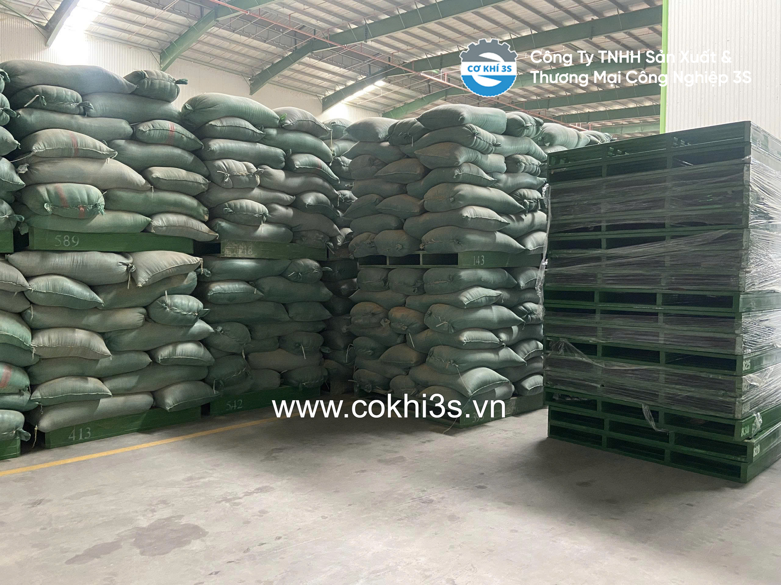 Kệ chứa Pallet sắt, pallet thép chịu tải cao tại kho công nghiệp Hà Nội và các tỉnh 1 Kệ chứa Pallet sắt, pallet thép chịu tải cao tại kho công nghiệp Hà Nội và cả tỉnh