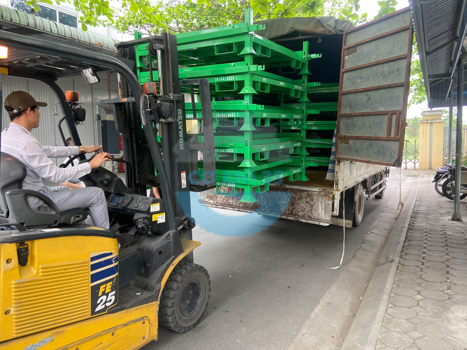 san xuat pallet gap gon pallet sat pallet thep 13