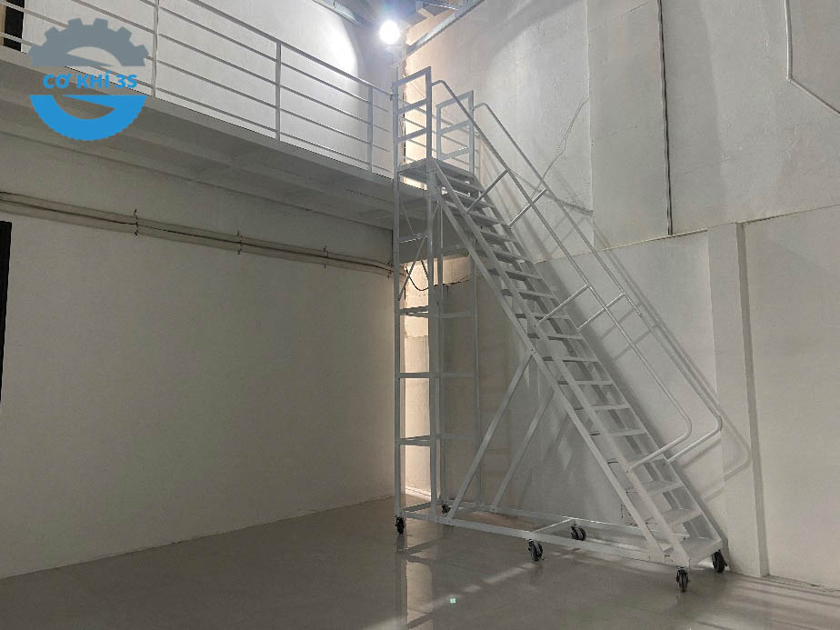 Thang di động 1.5m, thang đẩy di động 2m, xe thang di động 3 Ưu điểm của xe thang di động