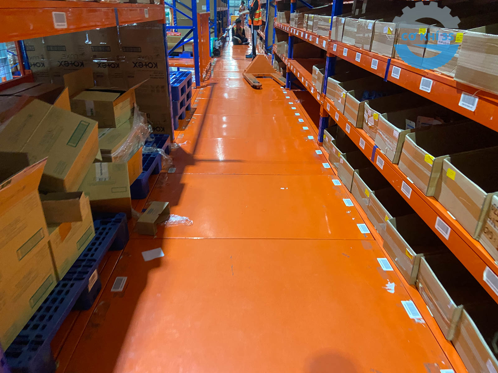 Tìm hiểu chi tiết về kệ sàn, kệ sàn mezzanine (hay còn gọi là tầng lửng) 26 ke ket hop lam san lung ca duoi va tren 7.