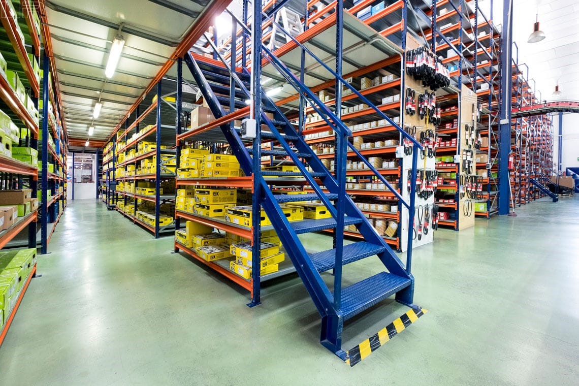 Tìm hiểu chi tiết về kệ sàn, kệ sàn mezzanine (hay còn gọi là tầng lửng) 1 ke san.