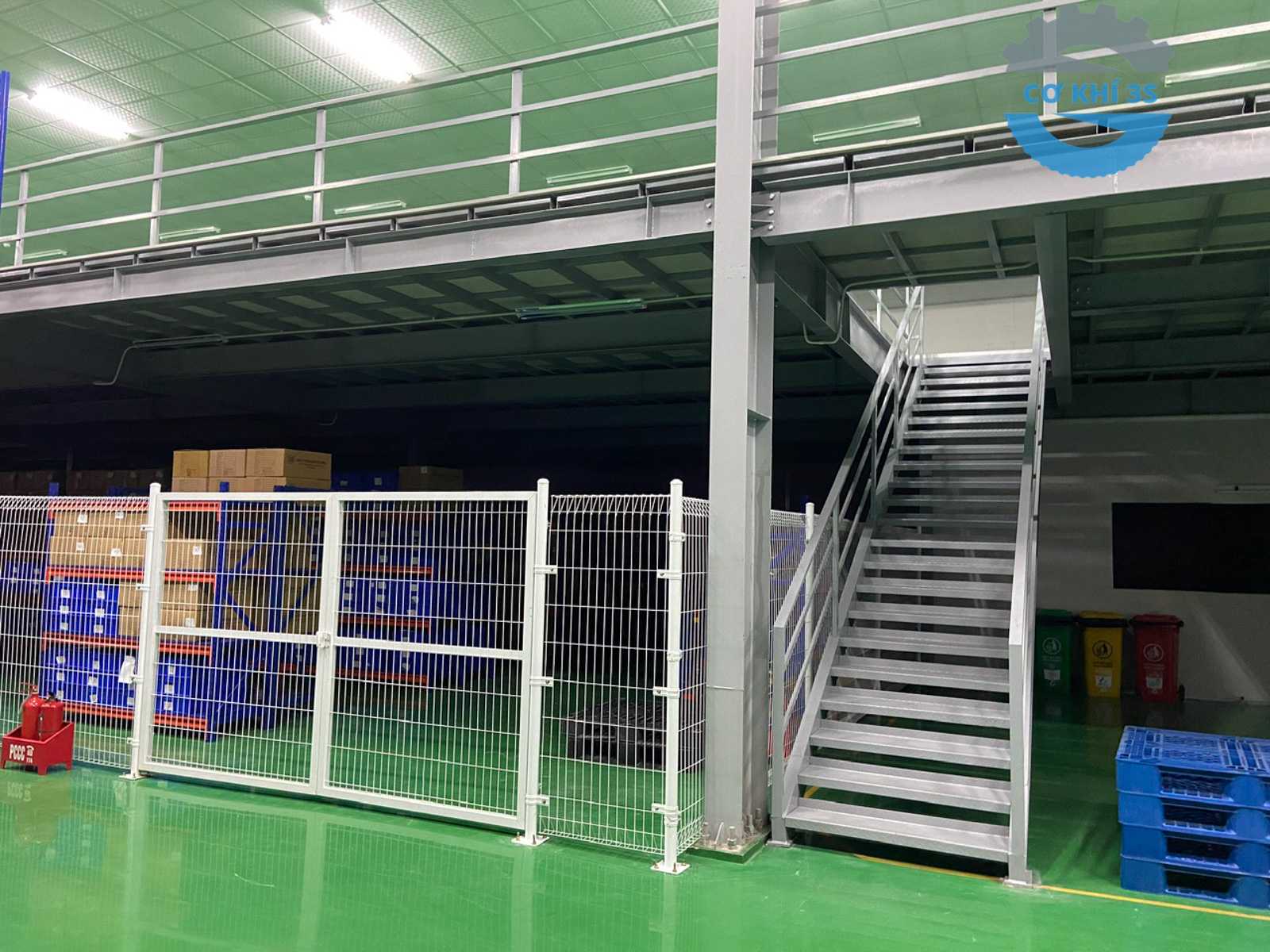 Tìm hiểu chi tiết về kệ sàn, kệ sàn mezzanine (hay còn gọi là tầng lửng) 23 san lung ket cau mat tam be tong nhe chiu luc son epoxy be mat 2.