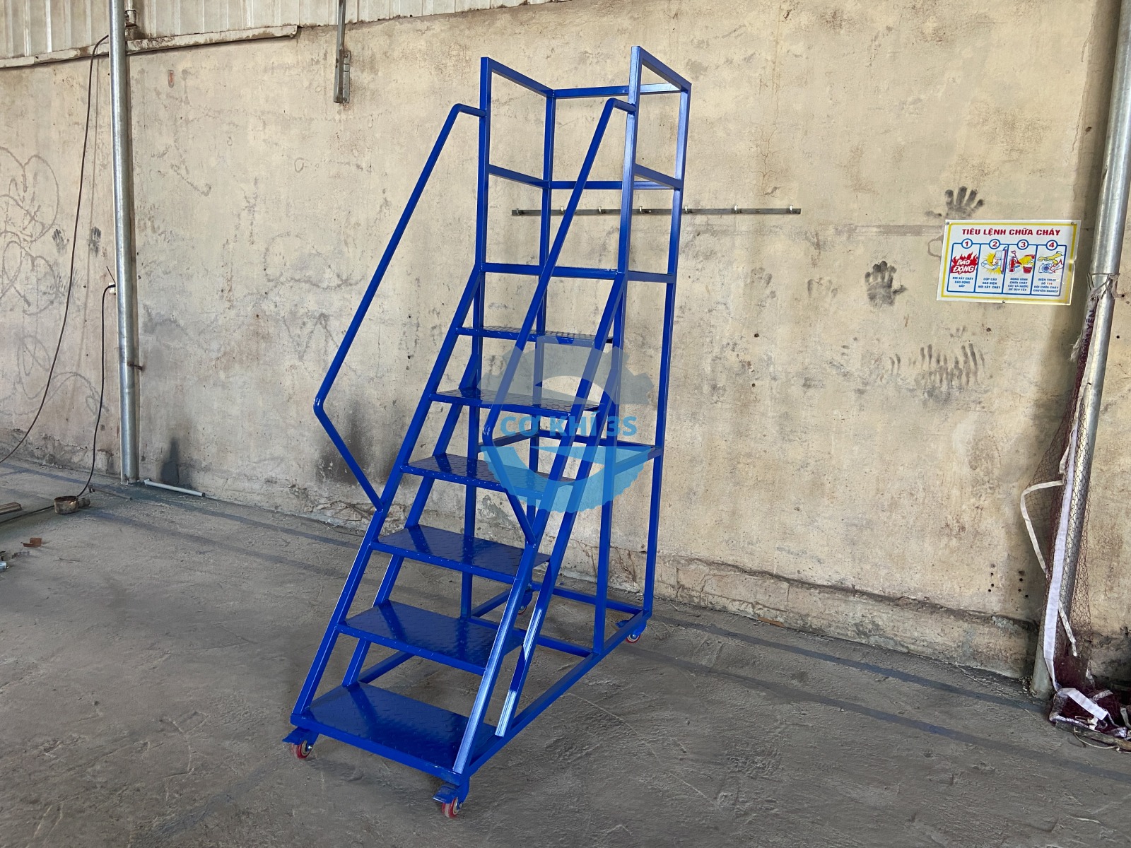 Xe thang di động cao 1200mm 4 thang 1 3m co 6 bac han cdinh 1