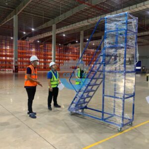 Xe thang di động cao 2500mm 23 thang cao 2 5m