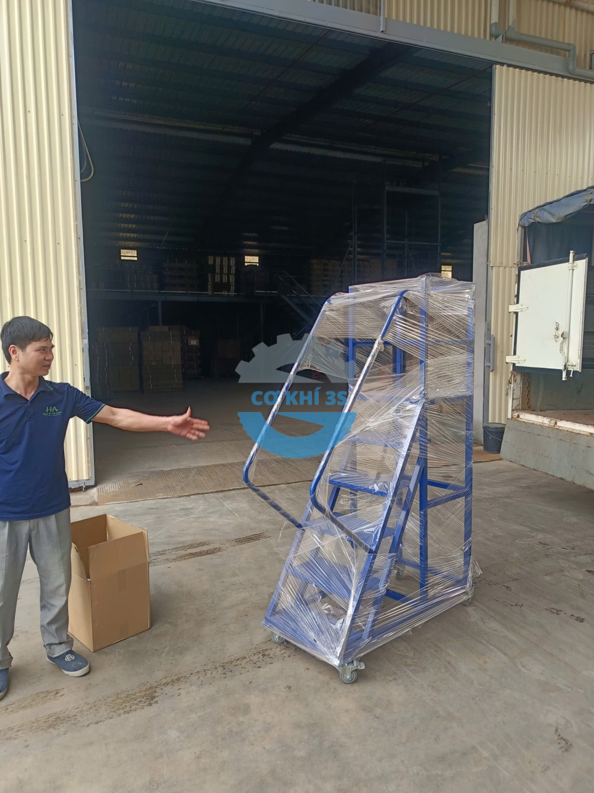 Xe thang di động cao 1200mm 12 thang co dinh 1 2m moi giao 7