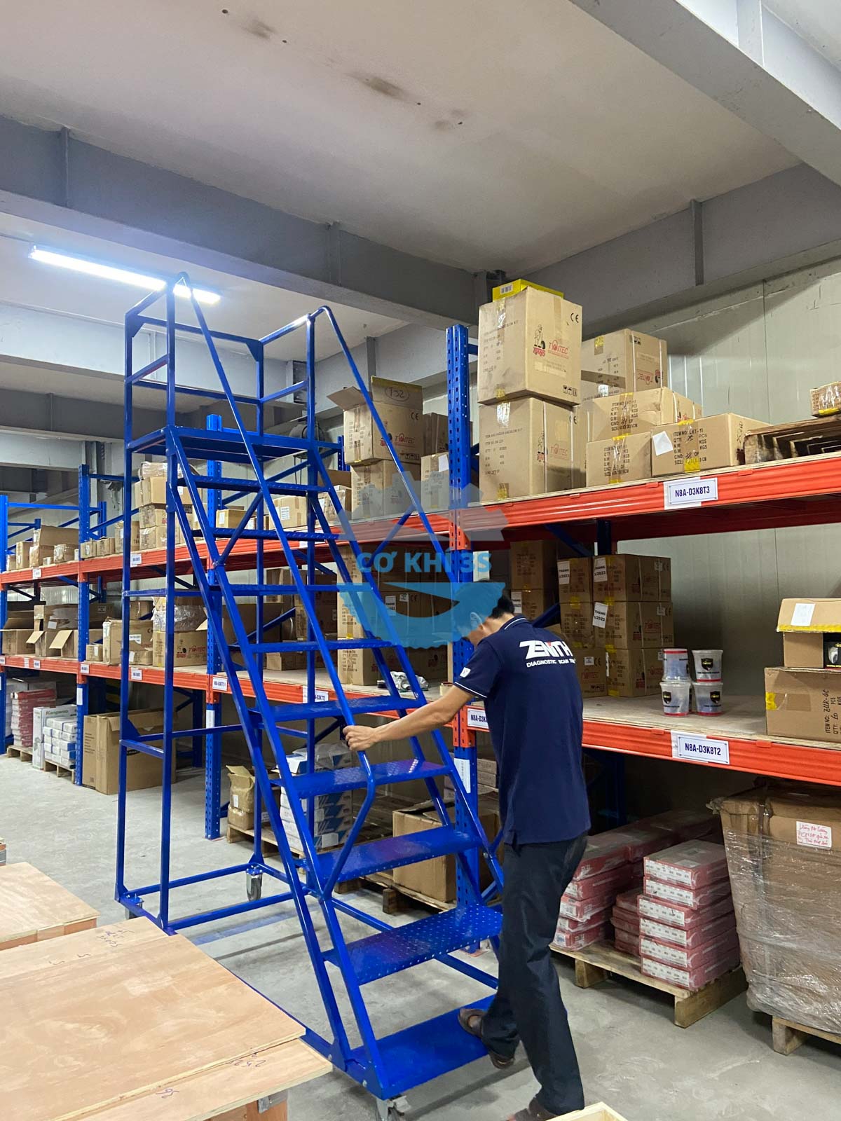 Xe thang di động cao 2500mm 12 xe thang 25 van dien 2