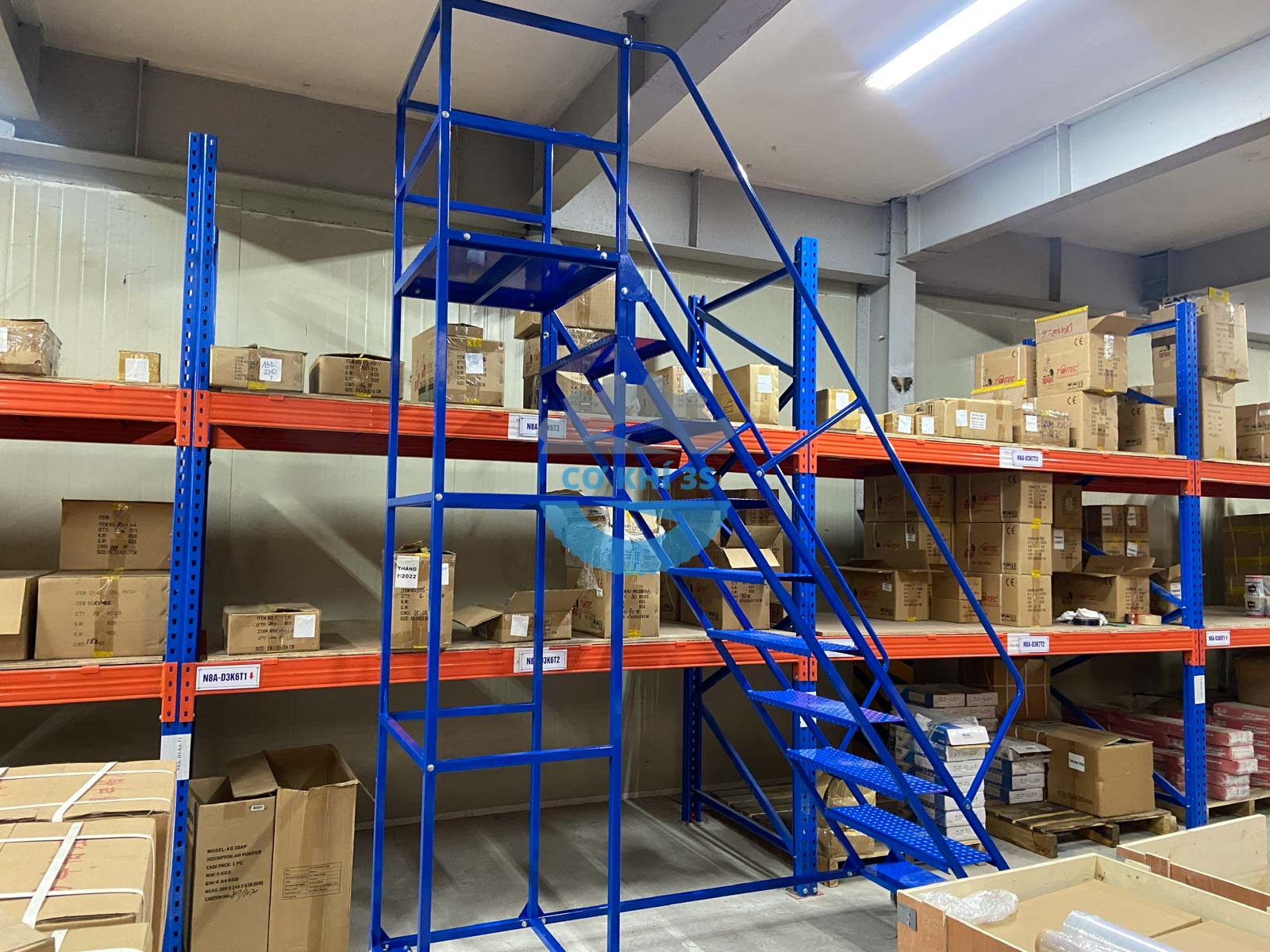 Xe thang di động cao 2500mm 13 xe thang 25 van dien 3
